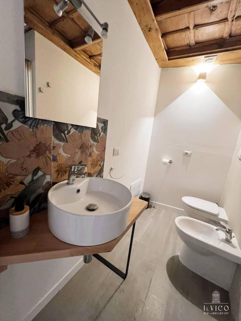 ラクイラ Il Vico Bed & Breakfast エクステリア 写真